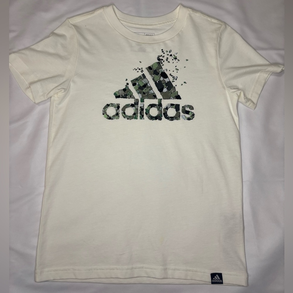 Adidas Kids White T-Shirt with Camouflage Logo Size 7